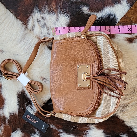 Beige Striped Purse by Apt. 9 Small Summer Neutrals Bag Crossbody Handbag NWT - Picture 5 of 6
